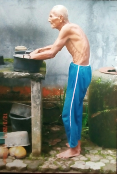 Bali - man met 3 vrouwen !  (in beschermd wonen dorpje op bali )