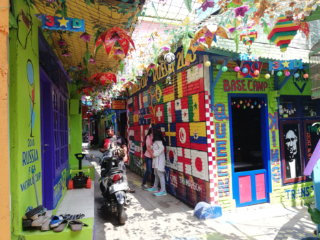 Kampung Warna Warni, het opgekleurde dorp - De Indonesische sloppenwijk in het thema van het WK in Rusland 2018