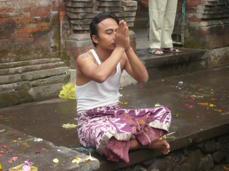 Bali - in gebed tussen de toeristen