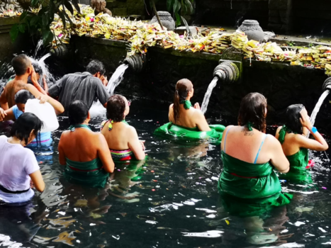 Bali - Bij Tirta Empul tempel