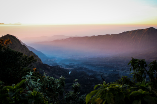 Rondreis Indonesië in vier weken - A hazy morning