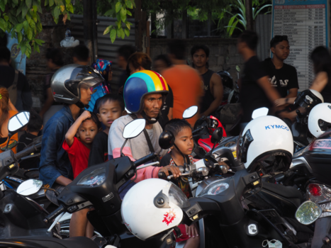 Bali - Familie op scooter