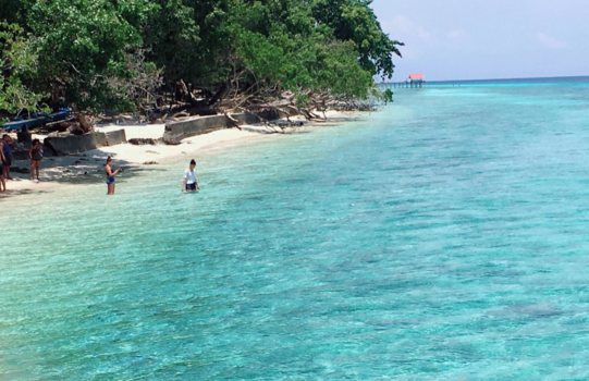 Molukken - Liang beach Maluku Paradise🌴☀️