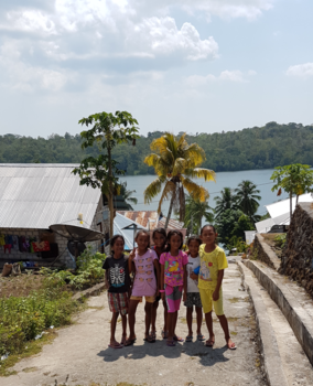 Molukken - paradise girls