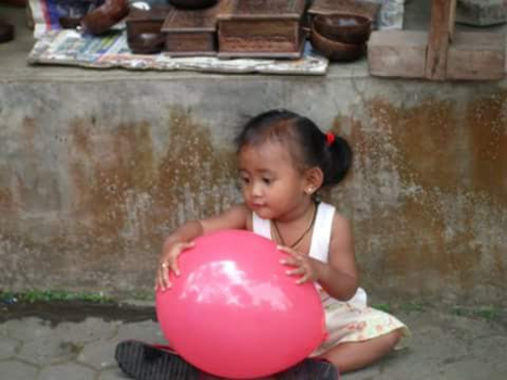 Bali - Ik nam altijd ballonnen mee om kids blij te maken