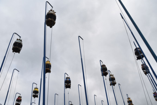 Java - Plaatselijke competitie (Kalibaru - Indonesie). Welk vogeltje stilpt de meeste keren.