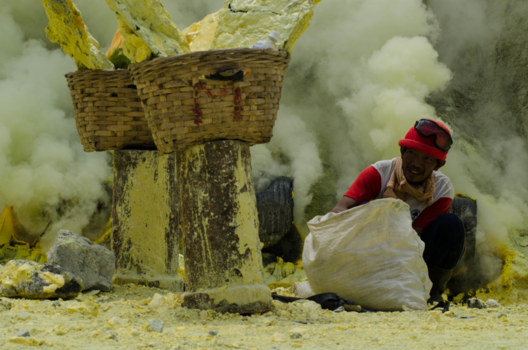 Ijen Krater - Zwaar werk