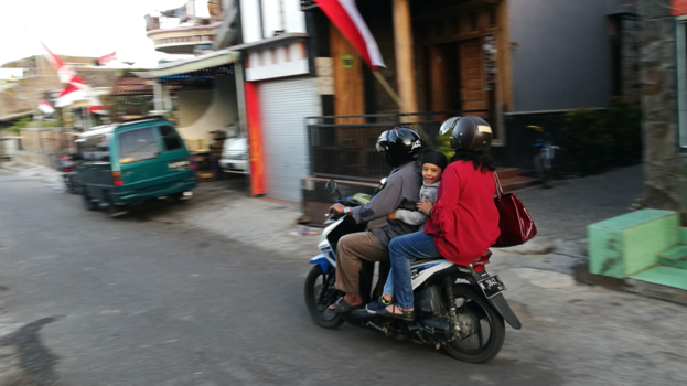 Java - Yeah, op stap met opa en oma ....