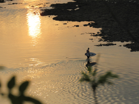 Bali - Surfing in the wild