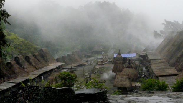 Flores - Regenachtige dag in Langa en Welo