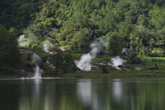 Sulawesi - Strong smell Lake