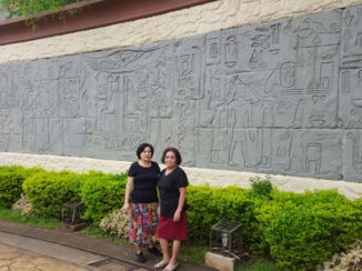 Jakarta - op dezelfde plaats /hieroglyfen