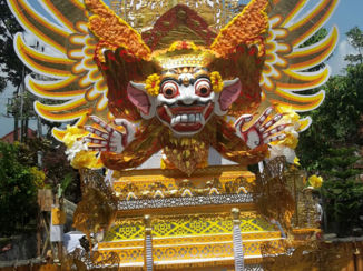 Bali - Crematie plechtigheid van priester