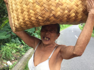 Indonesie - Vrouwen op oude leeftijd moeten blijven werken