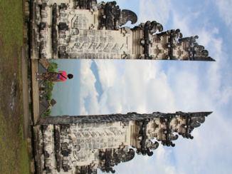 Indonesie - De ingang van Pura Lempuang (Z.O. Bali)