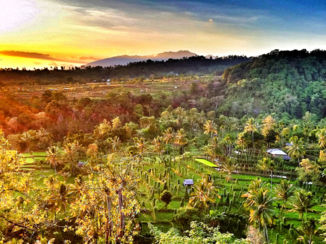 Gunung Rinjani - Breakfast before trekking
