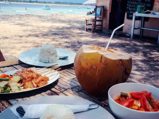 Rondreis Bali - Lunch @ the beach. Gili T.