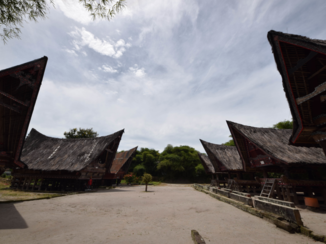 Sumatra - Lake Toba - long houses