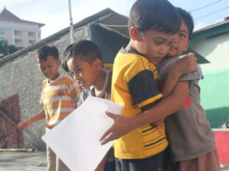 Yogyakarta - Voetje van de vloer spelen