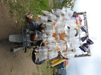 Indonesie - Als een vis in een plastic zakje