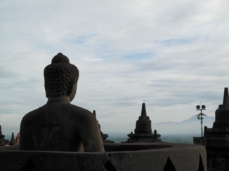 Borobudur - Contour buddha