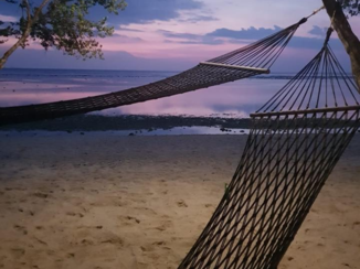 Gili-eilanden - Heerlijk op een hangmat tijdens avondiner