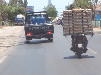 Bali - Eieren vervoer