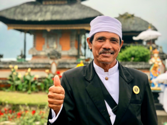 Bali - Balinese priester